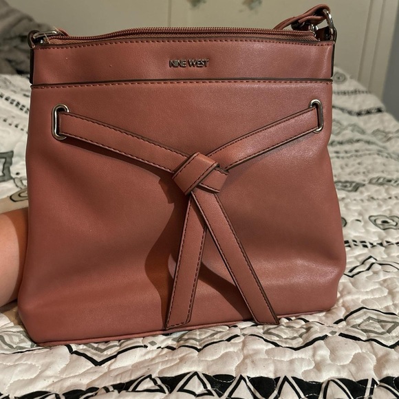 Pink Crossbody Ninewest bag with bow🎀 - Picture 3 of 7